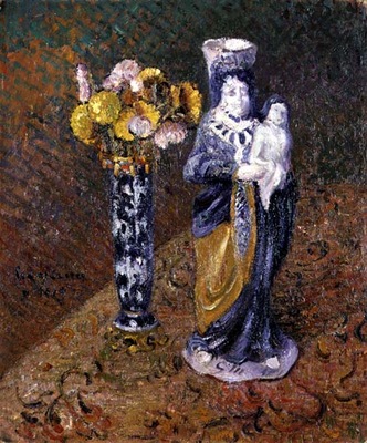flowers and a statuette